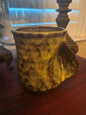 Handcrafted 20 oz Yellow Marble Glaze Ceramic Mug with Thumb Rest
